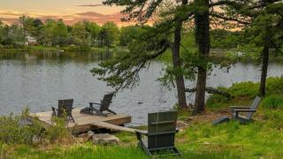 Inn the Poconos by AvantStay Private Lake Access Enclosed Hot Tub - 7