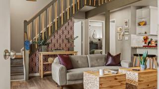 Inn the Poconos by AvantStay Private Lake Access Enclosed Hot Tub - 2