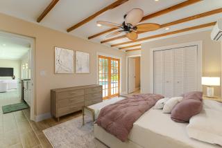 Fabulous 3 bedroom home with huge pool and garden - 7