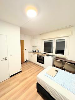 Studio Apartment next to Airport - 0