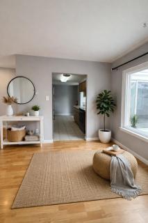 Stylish & Modern Retreat Cozy Prime Location - 2