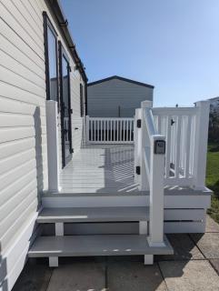 Beautifully presented, pet-friendly Caravan sited on the peaceful Durdle Door Holiday Park - 8