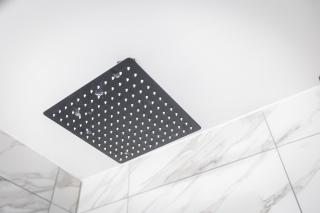 Upscale 2BR Oasis - Prime Spot - 4