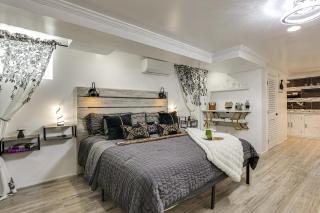 Oasis Hideaway Apt w/ Rainforest Shower! - 7