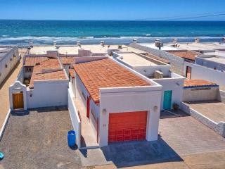 Charming & Cozy Beachfront Condo Las Olas I 19 - 4