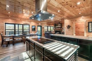 Spacious 6-Bedroom Cabin Near Smoky Mountains National Park - 3