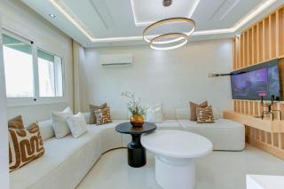 Luxury Apartment Tanger Puerta Del Mar Pool Panoramic View Near Beach 3BR - Fati - 0