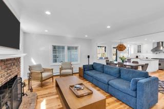 Modern Vacation Home w/ Heated Pool, Mins to Beach - 6