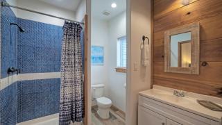 Fish Camp Cottage by AvantStay Shared PoolViews - 1