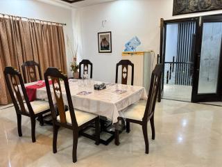 Modern 3BR Luxury House in DHA Phase 5 - 1