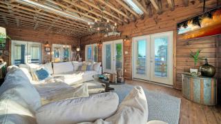 Fish Camp by AvantStay Unique Escape Pool Views - 4