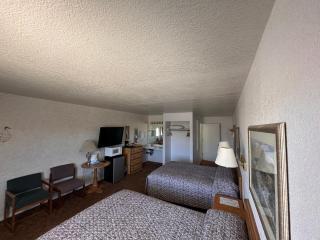 Rim Rock Motel - 2