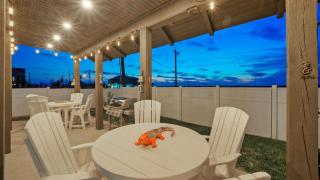 Boujee Pelican by AvantStay PoolGame RoomViews - 4