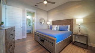 Blue Marlin Dolphin Buyout Marina-Front Escape for 10 Guests Walkable Access to Port A - 1