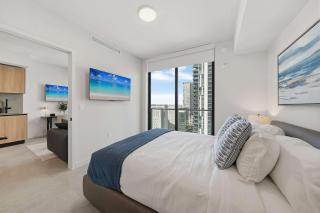 City Scape- Rooftop Pool & Downtown Living - 2