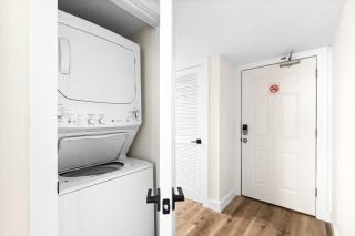 One Seagrove Place 0606 - 4