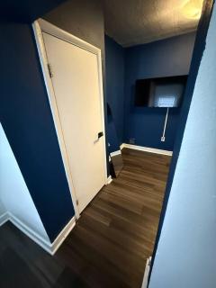 New * 3bd 2bath Free Parking w/ 500 MPBS Wi-Fi - 3