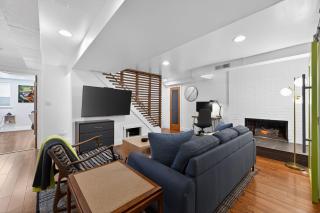 Coolest Vibe<20toAllMustSees+HUGE Yd+Firepit+2BBQs - 1