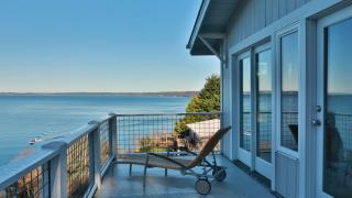 Marine View Bluff by AvantStay Waterfront Views - 8