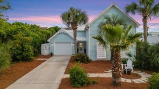Newly Renovated 2-min Walk to the Beach The Coastal Cottage by AvantStay - 8