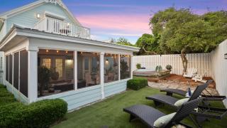 Newly Renovated 2-min Walk to the Beach The Coastal Cottage by AvantStay - 1