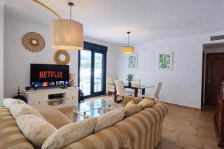 Penthouse with Private Hot Tub ,2 Bedrooms, Walk to Beach - 5