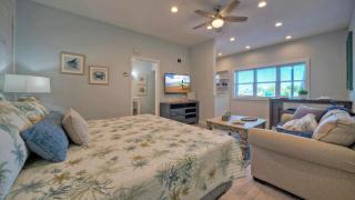 Beach Bliss Bleach Bungalow by AvantStay - 2