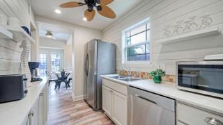 Golf Cart Zone Walk or Ride to Beach Patio BBQ Salty Sunshine A - 8