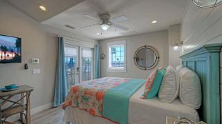 Sailfish at Trout Street Waterfront Escape Patio Walk to Port A Nightlife - 5