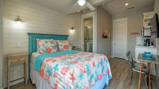 Sailfish at Trout Street Waterfront Escape Patio Walk to Port A Nightlife - 4