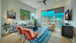 Sleeps 20 2 Modern Homes w Private Pool DeckPatio 3-Min Walk to the Beach - 2