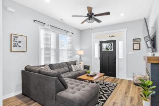 Urban Retreat! RVA Hotspots at Your Doorstep! - 0
