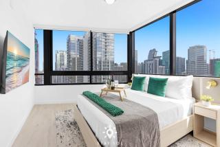 City Vibes with Spa & Gym in Sleek 1BR Retreat - 9