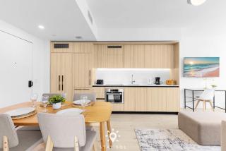 City Vibes with Spa & Gym in Sleek 1BR Retreat - 6