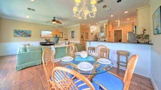 2 Homes in Las Palmeras by AvantStay Sleeps 18 Resort Pool Private Patio Walk to Town Golf Cart Zone - 4