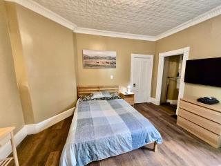 Federal Hill Suites and Rooms - 1