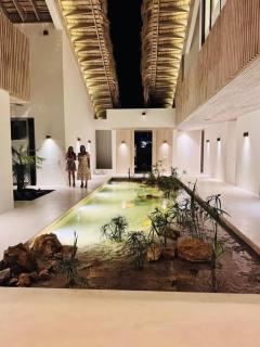 Villa de lujo aislada frente a la playa en Playa Manglar - 1