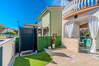 Apartments with WiFi Vir - 23542 - 7