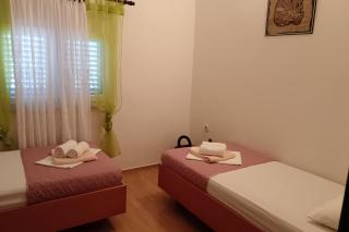 Apartments with parking space Vir - Lozice, Vir - 25367 - 2