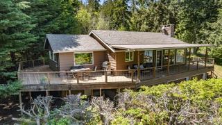 Eagles Watch by AvantStay Large Deck w Views - 0