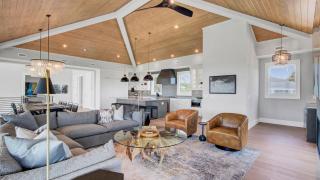 3 47th Avenue by AvantStay Oceanfront Private Pool View - Isle of Palms - 2