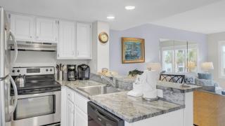 202 D Port O Call by AvantStay Beach Condo - Isle of Palms - 3