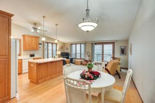 519C On the lake Hot Tub Pool Table 10 Beds - 8