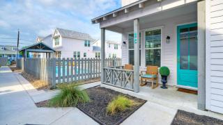 Pool 1 Block to Alister Old Town Eateries Bluegrass Breeze by AvantStay - 6