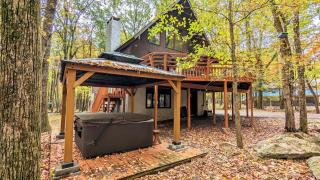 Hot Tub Sauna Deck Firepit Beach Access Near Dining Grateful Escape by AvantStay - 0