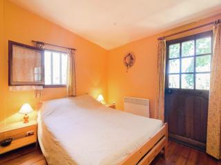 Child-friendly villa with pool - 8
