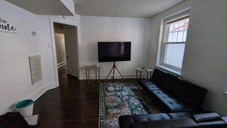 Cozy Greene Mezzanine - 4