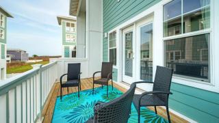 Stylish Condo w Pool Spa Access Wak to Beach Beach Breeze by AvantStay - 7