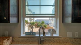 Stylish Condo w Pool Spa Access Wak to Beach Beach Breeze by AvantStay - 1