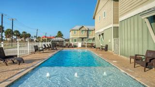 Sleeps 19 2 Homes w Pool FoosballShuffleboard Mins to the Beach Shops - Corpus Christi - 9